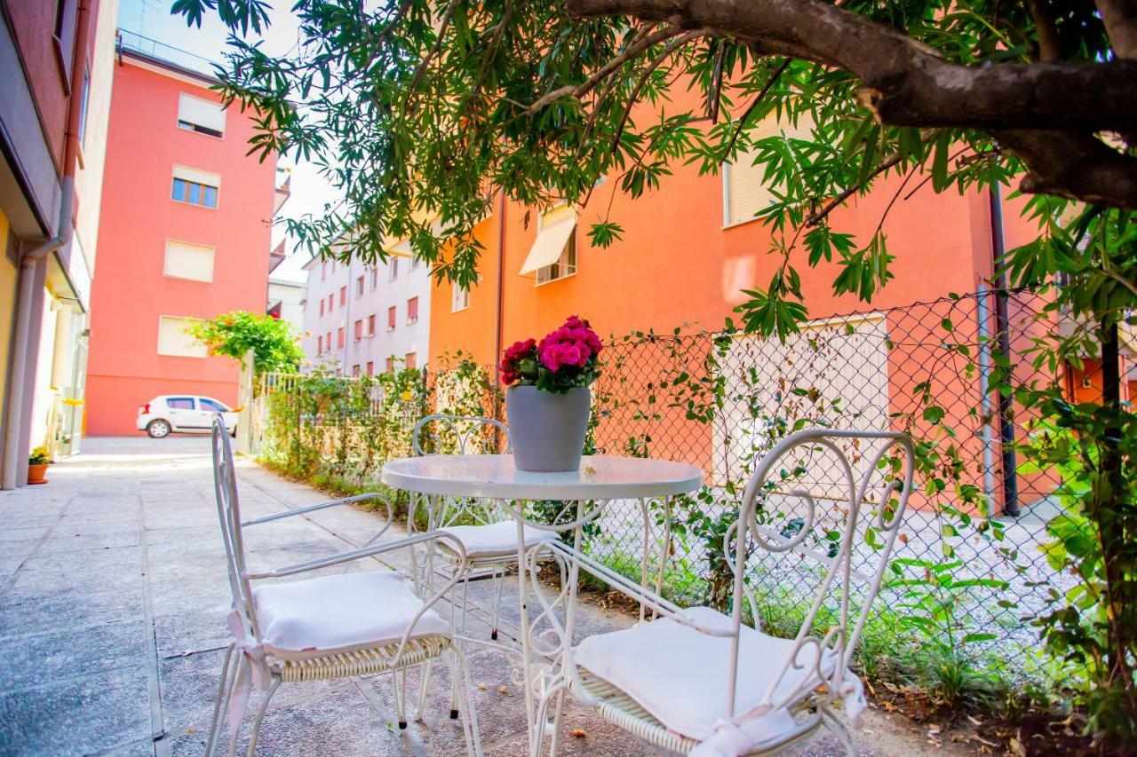 Laguna Boutique Apartments เมสเตร ภายนอก รูปภาพ
